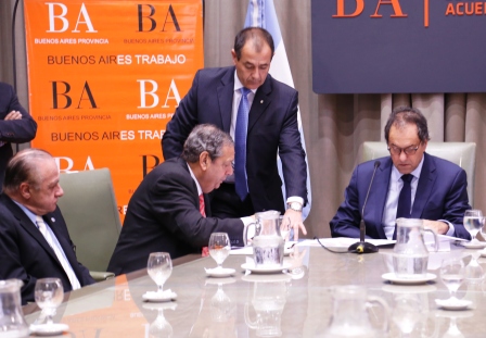 El gobernador Scioli firmó convenios para preservar puesto de trabajo junto a cámaras empresariales y gremios bonaerenses
