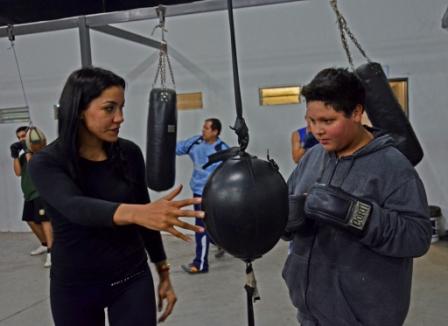 Érica Farías espera un gran semestre con  exhibiciones de la Escuela Municipal de Boxeo de San Fernando  y su pelea por otro título
