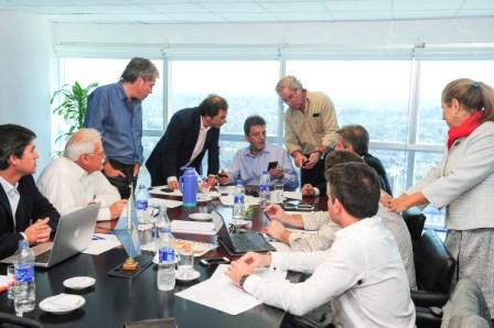 Sergio Massa e integrantes de los equipos técnicos del Frente Renovador llevaron a cabo una reunión de trabajo en la Torre de Las Naciones 