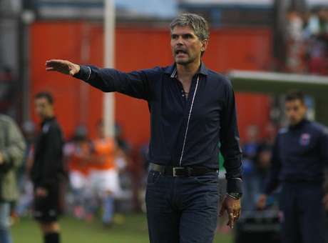 Fabián Alegre dejó de ser el técnico de Tigre
