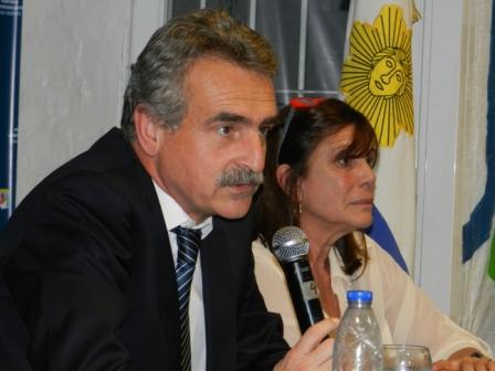 Agustín Rossi: “Sólo una mente perversa puede espiar a las víctimas” 