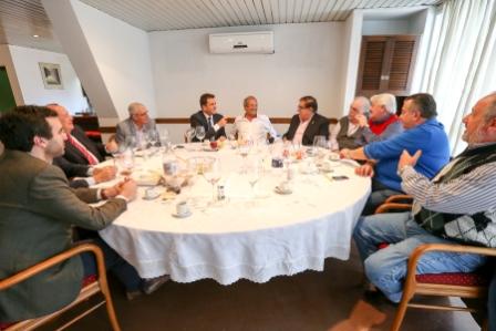 Massa reunido con integrantes de CATHEDA (Confederación Argentina de Trabajadores y Empleados de los Hidrocarburos, Energía, Combustibles, Derivados y Afines),