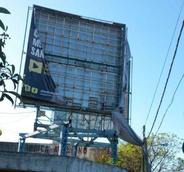 Denuncian la rotura de un cartel del PRO en San Fernando Denuncian la rotura de un cartel del PRO en San Fernando
