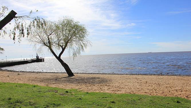 Paseo público costero, la playa que disfrutan los vecinos de San Isidro Paseo público costero, la playa que disfrutan los vecinos de San Isidro