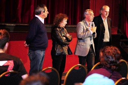 Presentación del ciclo Cine en tu Barrio en el teatro de Pacheco