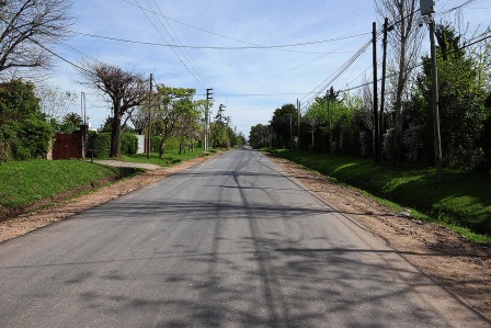 Finaliza la pavimentación de la avenida Alvear, en Benavídez Finaliza la pavimentación de la avenida Alvear, en Benavídez