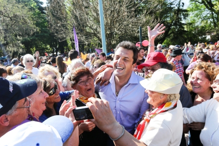 Massa festejó el celebró el Día del Jubilado en San Fernando y Tigre Massa festejó el celebró el Día del Jubilado en San Fernando y Tigre