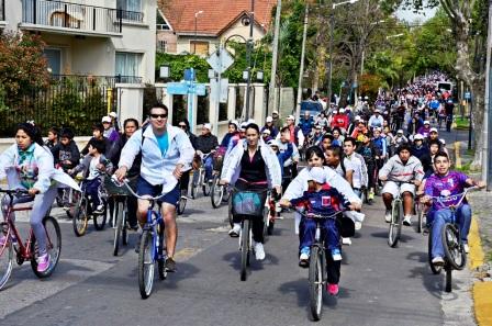 Miles de vecinos de San Fernando participaron de la Bicicleteada Familiar 2014