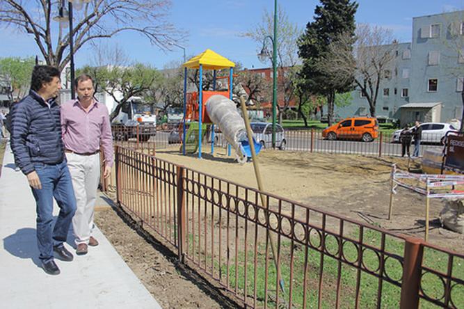 Posse recorrió la nueva plaza de Boulogne Posse recorrió la nueva plaza de Boulogne