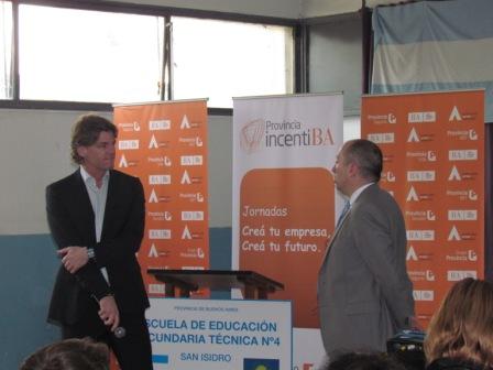 El vicepresidente ejecutivo del Grupo Provincia, Nicolás Scioli, encabezó hoy una jornada de capacitación para jóvenes emprendedores en la Escuela Técnica Nº 4 de Boulogne El vicepresidente ejecutivo del Grupo Provincia, Nicolás Scioli, encabezó hoy una jornada de capacitación para jóvenes emprendedores en la Escuela Técnica Nº 4 de Boulogne