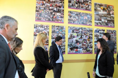 Más de 400 alumnos participaron de una jornada por la paz en la Escuela Islas Malvinas de Patagones Más de 400 alumnos participaron de una jornada por la paz en la Escuela Islas Malvinas de Patagones
