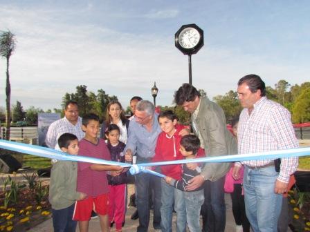 Inauguaron la nueva plazoleta El Reloj en Rincón de Milberg Inauguaron la nueva plazoleta El Reloj en Rincón de Milberg