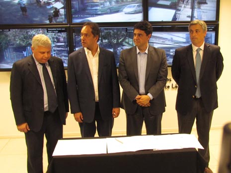 Scioli y Macri firmaron la adhesión de Vicente López  a la policía local