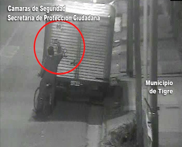Detienen a un grafitero dañando propiedad privada en Tigre Detienen a un grafitero dañando propiedad privada en Tigre