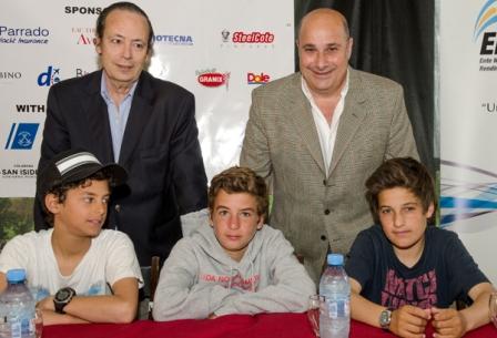 Castellano junto Galíndez y los chicos del equipo argentino Castellano junto Galíndez y los chicos del equipo argentino