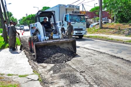 Se inició la primera etapa de repavimentación de la calle Uruguay Se inició la primera etapa de repavimentación de la calle Uruguay