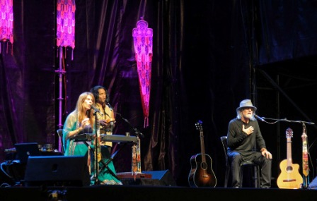 Deva Premal y Miten cerraron su gira mundial de en la costa de Vicente López Deva Premal y Miten cerraron su gira mundial de en la costa de Vicente López