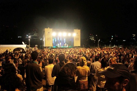 Deva Premal y Miten cerraron su gira mundial de en la costa de Vicente López Deva Premal y Miten cerraron su gira mundial de en la costa de Vicente López
