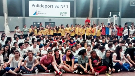 Las escuelas de San Fernando completan el Torneo Municipal de Vóley en el Polideportivo N° 1 Las escuelas de San Fernando completan el Torneo Municipal de Vóley en el Polideportivo N° 1