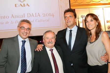 El Intendente Julio Zamora y Malena Galmarini acompañaron al Diputado Nacional Sergio Massa en la celebración de la Delegación de Asociaciones Israelitas Argentinas que conmemoró el Día de la Diversidad Cultural El Intendente Julio Zamora y Malena Galmarini acompañaron al Diputado Nacional Sergio Massa en la celebración de la Delegación de Asociaciones Israelitas Argentinas que conmemoró el Día de la Diversidad Cultural