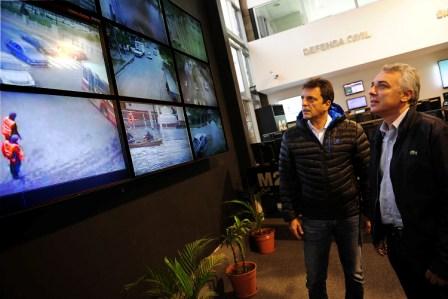 Asisten a los vecinos de Tigre afectados por la sudestada Asisten a los vecinos de Tigre afectados por la sudestada