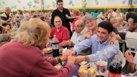 Jorge Macri compartió un almuerzo con representantes de la Tercera Edad Jorge Macri compartió un almuerzo con representantes de la Tercera Edad