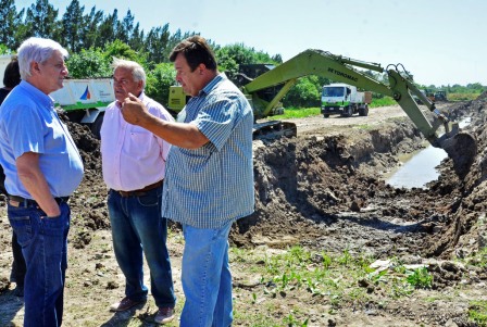 Luis Andreotti visitó las obras del Zanjón Fate y el reservorio anexo Luis Andreotti visitó las obras del Zanjón Fate y el reservorio anexo
