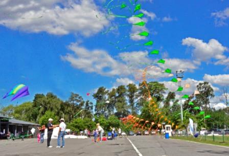 San Fernando realizó la Gran Barrileteada Familiar a orillas del río San Fernando realizó la Gran Barrileteada Familiar a orillas del río