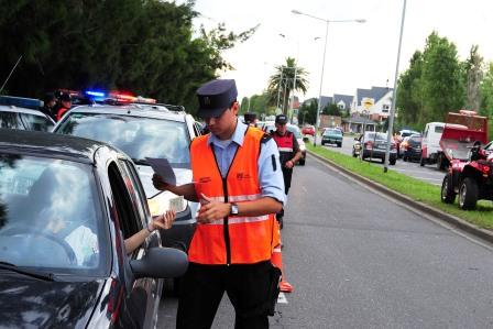 Importante operativo de control vehicular y alcoholemia en Tigre Importante operativo de control vehicular y alcoholemia en Tigre