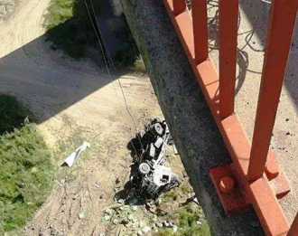Dos muertos al caer un camión desde el puente Zárate Brazo Largo