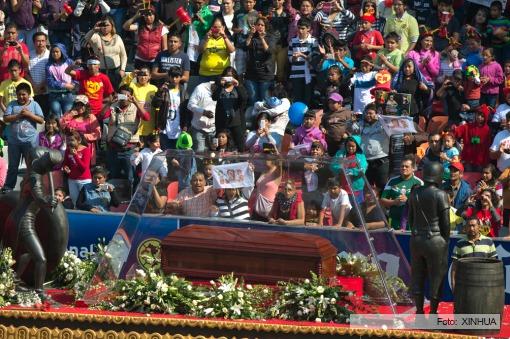 Chespirito fue despedido con un gran homenaje en el Estadio Azteca