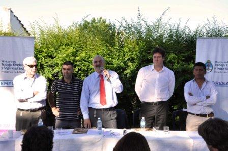 El ministro de trabajo de la Nación, Carlos Tomada, junto al concejal del FPV Tigre, Federico Ugo y autoridades de la CGT y la CTA, inauguraron una oficina de Orientación Laboral en la localidad de General Pacheco