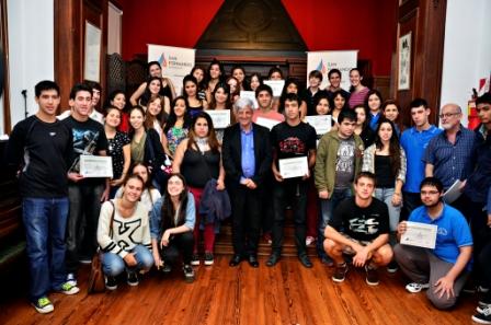 Luis Andreotti entregó certificados a 150 chicos que cumplieron pasantías en oficinas municipales Luis Andreotti entregó certificados a 150 chicos que cumplieron pasantías en oficinas municipales