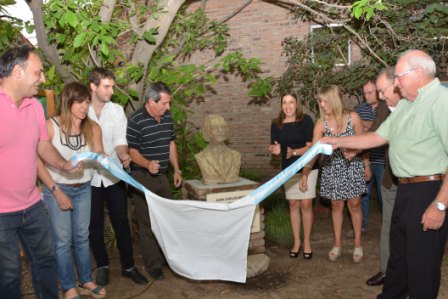 Emotivo homenaje al creador del Escudo del Partido de Tigre Emotivo homenaje al creador del Escudo del Partido de Tigre