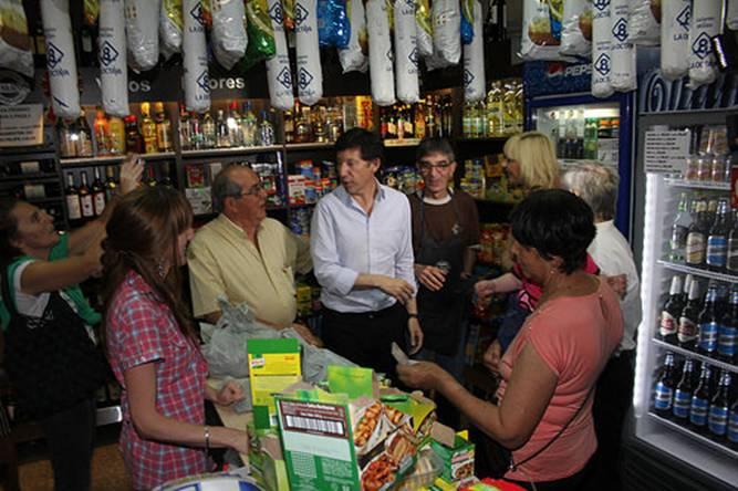Posse dialogó con los comerciantes de Munro Posse dialogó con los comerciantes de Munro