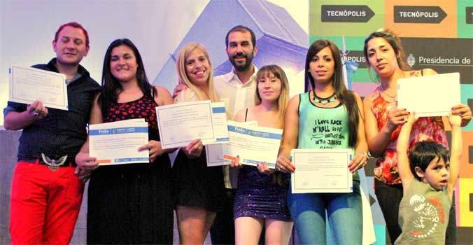 Se egresaron más de 150 alumnos del Plan Fines en Vicente López Se egresaron más de 150 alumnos del Plan Fines en Vicente López