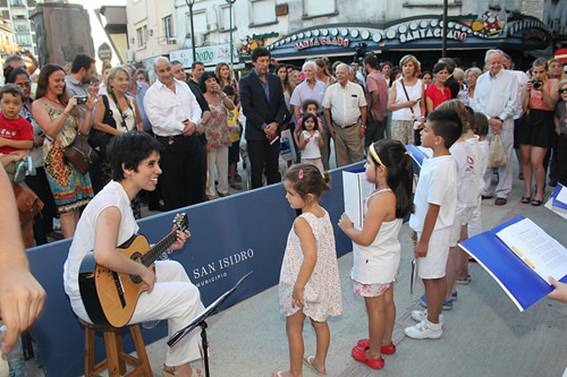 Inauguran una plazoleta en el histórico mástil de San Isidro