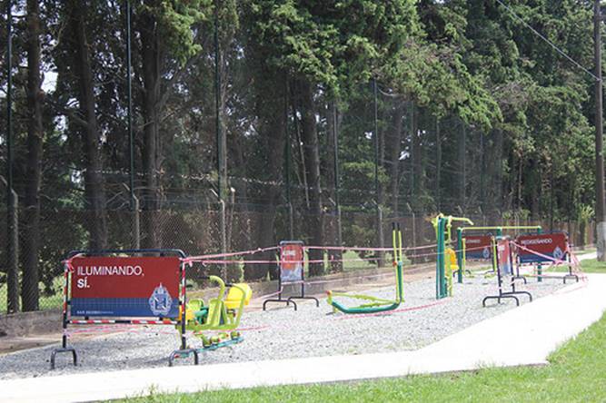 En 2014 San Isidro instaló más de 10 estaciones saludables en plazas y corredores aeróbicos En 2014 San Isidro instaló más de 10 estaciones saludables en plazas y corredores aeróbicos