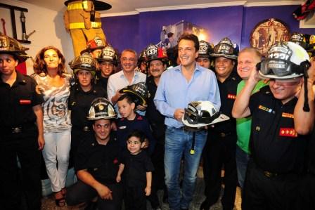 Massa y Zamora reconocieron al personal de emergencias de Tigre Massa y Zamora reconocieron al personal de emergencias de Tigre