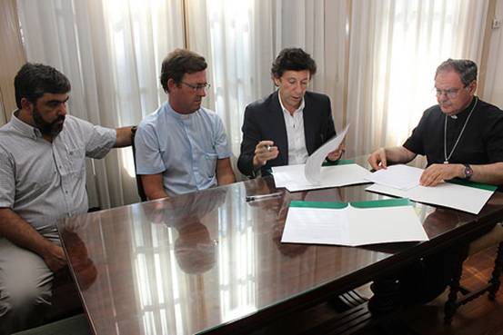 Posse, Ojea, García Cuerva y Ferrari en la firma del convenio
Posse, Ojea, García Cuerva y Ferrari en la firma del convenio