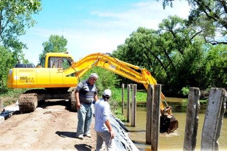 Realizan obras de mantenimiento hidráulico en Dique Luján y Villa La Ñata Realizan obras de mantenimiento hidráulico en Dique Luján y Villa La Ñata