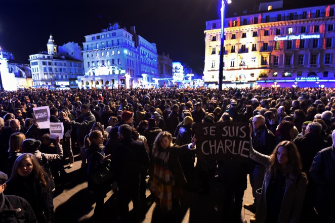 Francia: multitudinarias manifestaciones en repudio al atentado Francia: multitudinarias manifestaciones en repudio al atentado