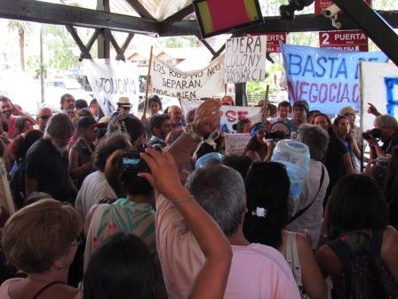 Vecinos del Delta protestaron contra el aumento del boleto en el transporte fluvial Vecinos del Delta protestaron contra el aumento del boleto en el transporte fluvial