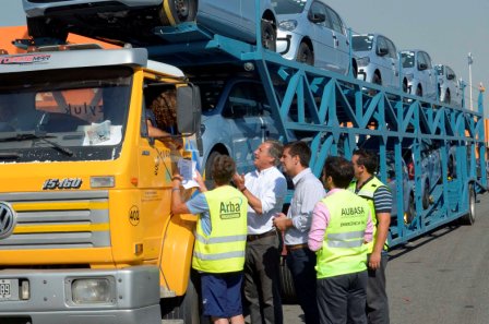Epígrafe de foto: El director de Arba, Iván Budassi, y el titular de AUBASA, Gonzalo Atanasof, coordinaron los controles en la Autopista Buenos Aires-La Plata
Epígrafe de foto: El director de Arba, Iván Budassi, y el titular de AUBASA, Gonzalo Atanasof, coordinaron los controles en la Autopista Buenos Aires-La Plata