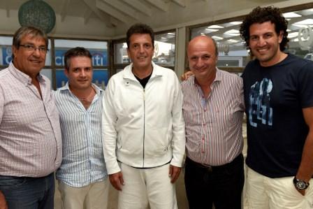Los automovilistas Emanuel Moriatis y Luciano Ventricelli, referentes en Lanús y Avellaneda, mantuvieron en Pinamar un encuentro con Sergio Massa. Los automovilistas Emanuel Moriatis y Luciano Ventricelli, referentes en Lanús y Avellaneda, mantuvieron en Pinamar un encuentro con Sergio Massa.