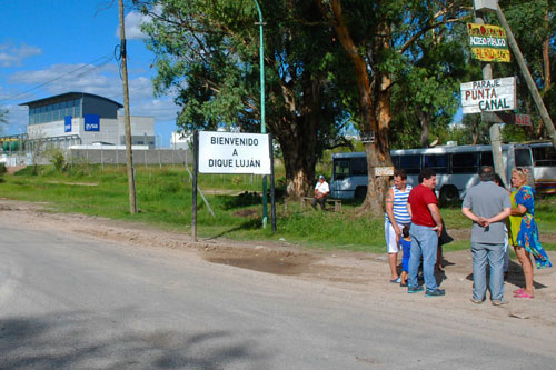 El FR Tigre junto a vecinos de Dique Lujan por reclamos a AySA. El FR Tigre junto a vecinos de Dique Lujan por reclamos a AySA.