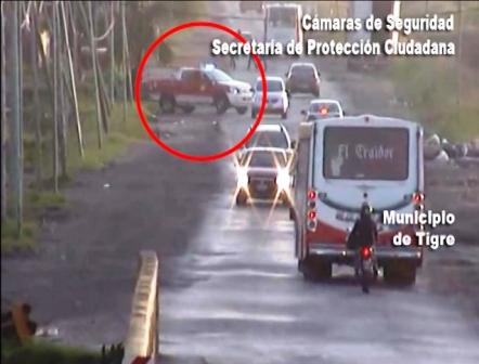 Por botón de pánico en colectivo en Tigre detiene a un pasajero agresivo Por botón de pánico en colectivo en Tigre detiene a un pasajero agresivo