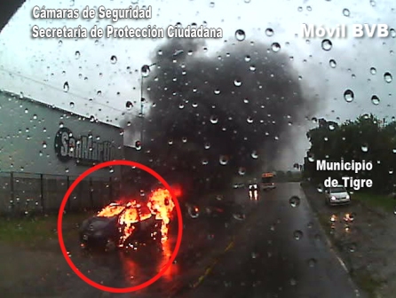 Detectan y controlan el incendio de un auto en Tigre