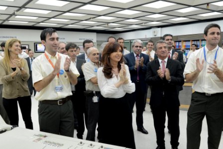 La presidenta Cristina Fernández de Kirchner encabezó hoy en acto durante el cual se llevó a su máxima capacidad de generación el reactor de la central nuclear Néstor Kirchner, Atucha II La presidenta Cristina Fernández de Kirchner encabezó hoy en acto durante el cual se llevó a su máxima capacidad de generación el reactor de la central nuclear Néstor Kirchner, Atucha II