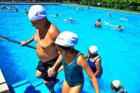 Los abuelos de San Fernando disfrutaron del cierre de las Colonias de Verano junto a sus nietos Los abuelos de San Fernando disfrutaron del cierre de las Colonias de Verano junto a sus nietos